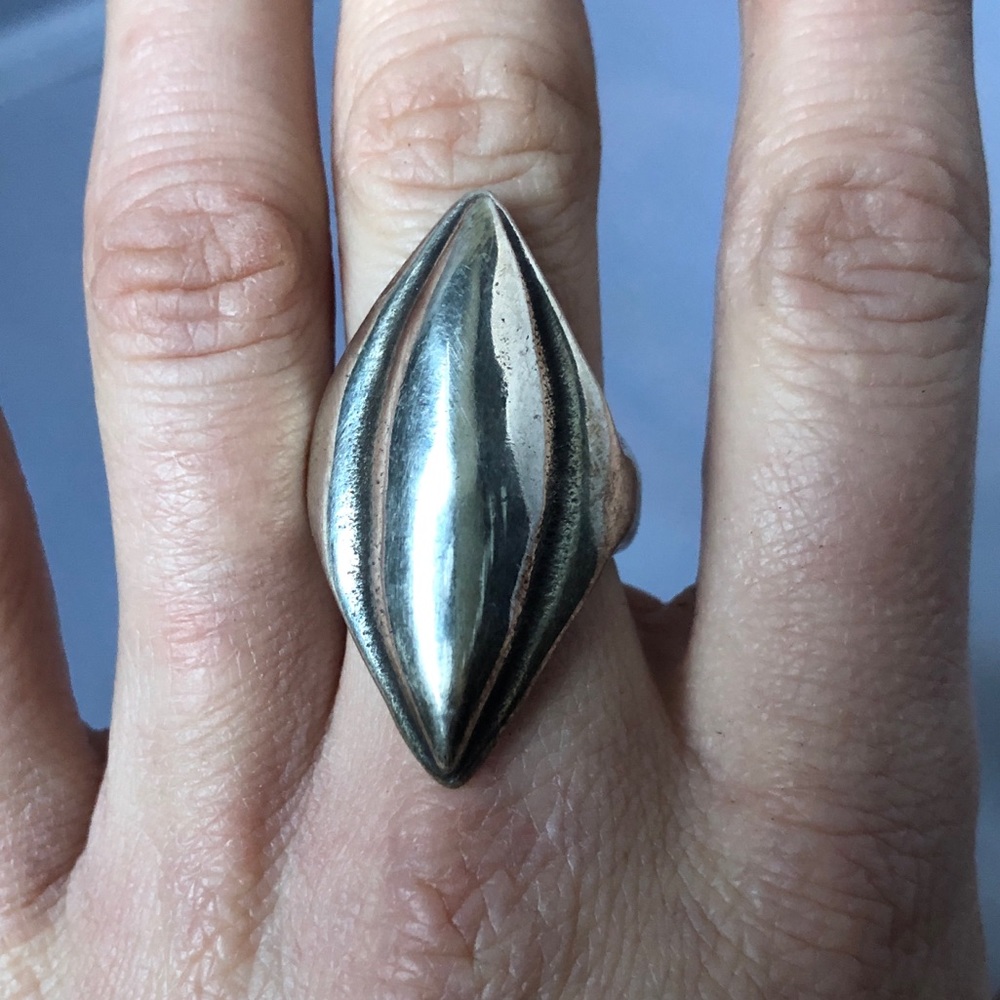 UNO de 50 solid ring.  Size 7 silver plated